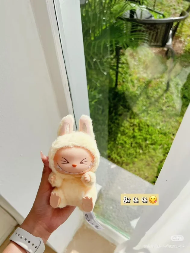 Bubble Mart Second & Third Generation Rab Plush Doll Toy Vinyl Face Frozen Character Explosive Toy Doll - Image 6